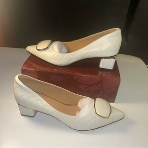 Elegant Cream Heels with Gold Accent